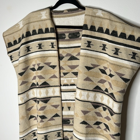 Stunning Priestess & Deer - Picture 6 of 7